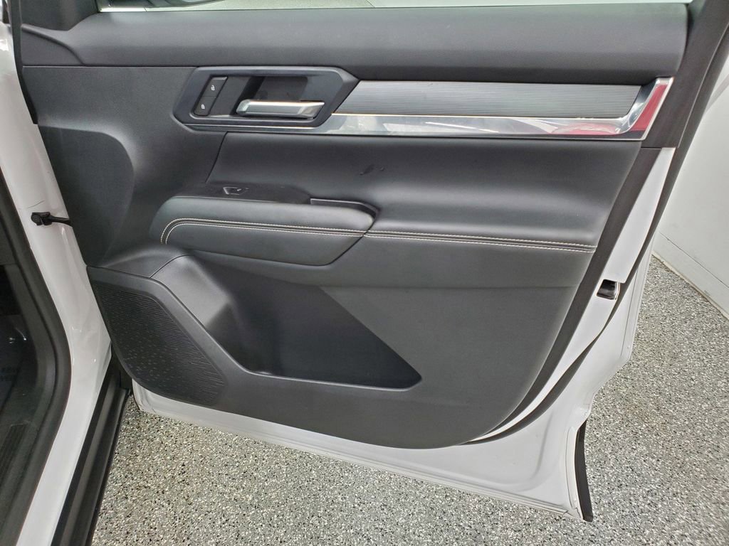 Used 2025 GMC Terrain Elevation image 20