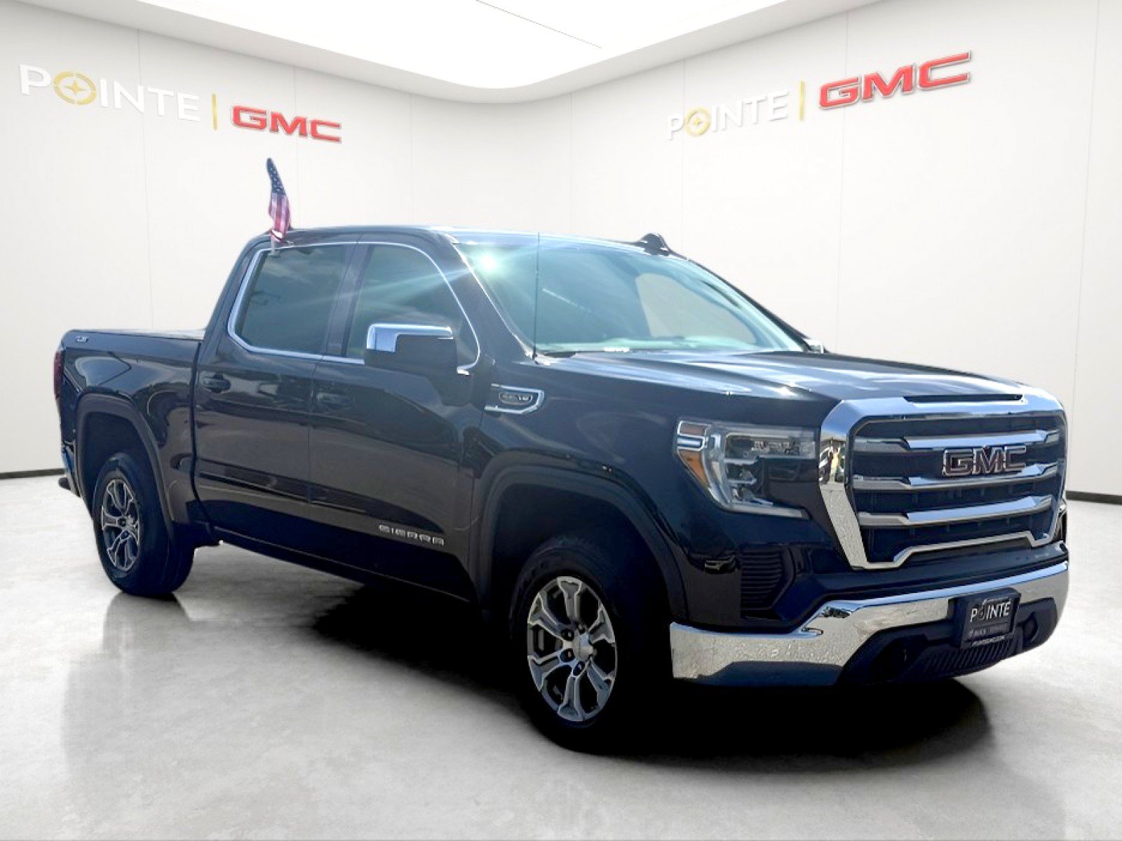 Used 2021 GMC Sierra 1500 SLE w/ X31 Off-Road Package AWD/4WD image 1
