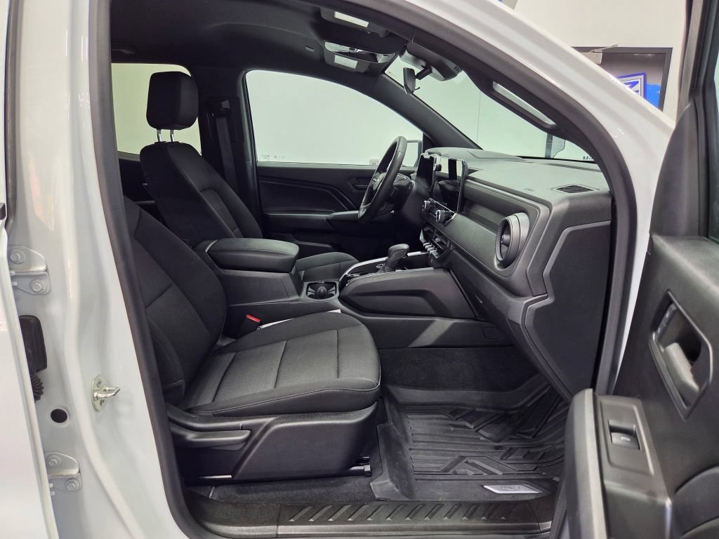Used 2024 Chevrolet Colorado Trail Boss w/ Advanced Trailering Package AWD/4WD image 19