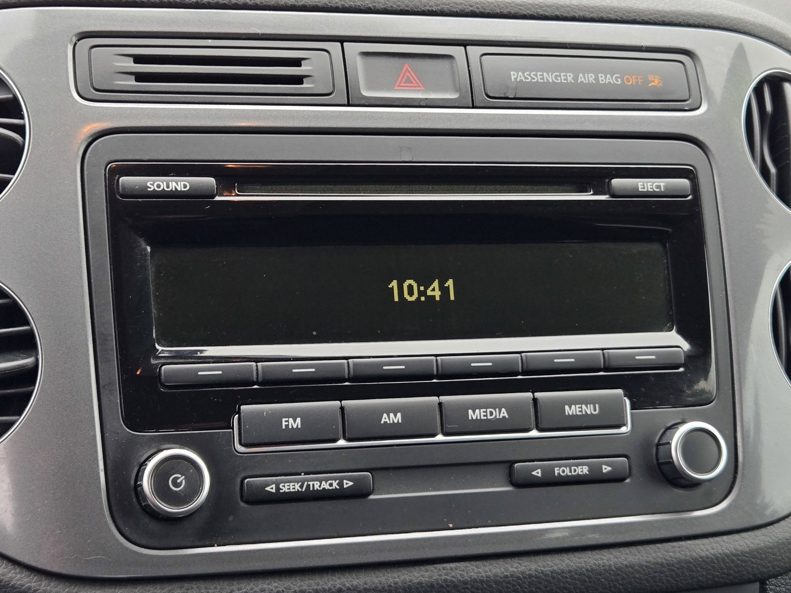 Used 2012 Volkswagen Tiguan LE FWD image 16