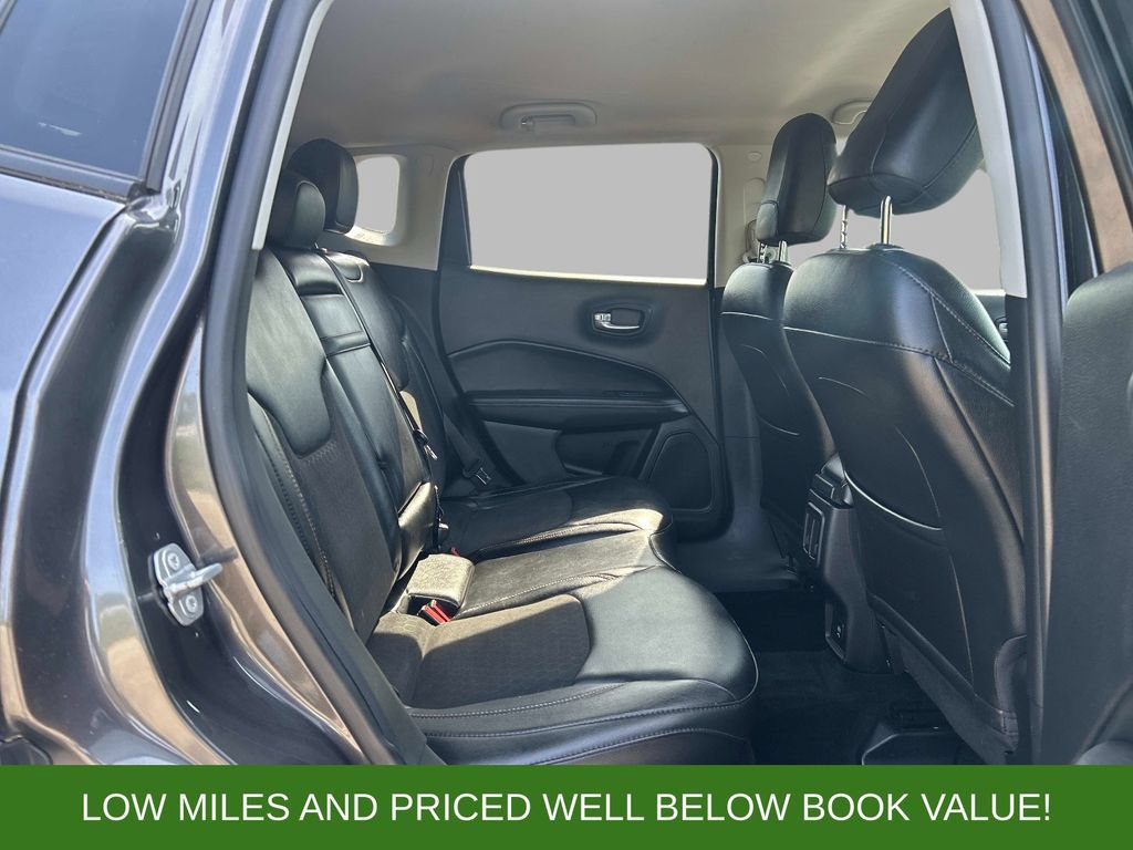 Used 2018 Jeep Compass Latitude w/ Cold Weather Group AWD/4WD image 17