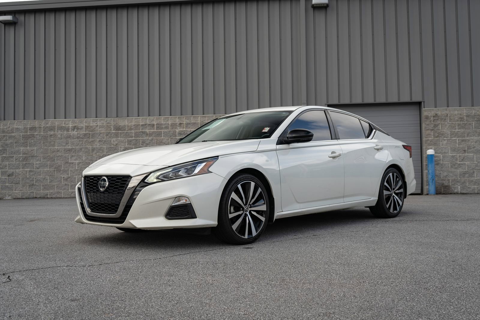 Used 2019 Nissan Altima 2.5 SR w/ SR Premium Package image 3