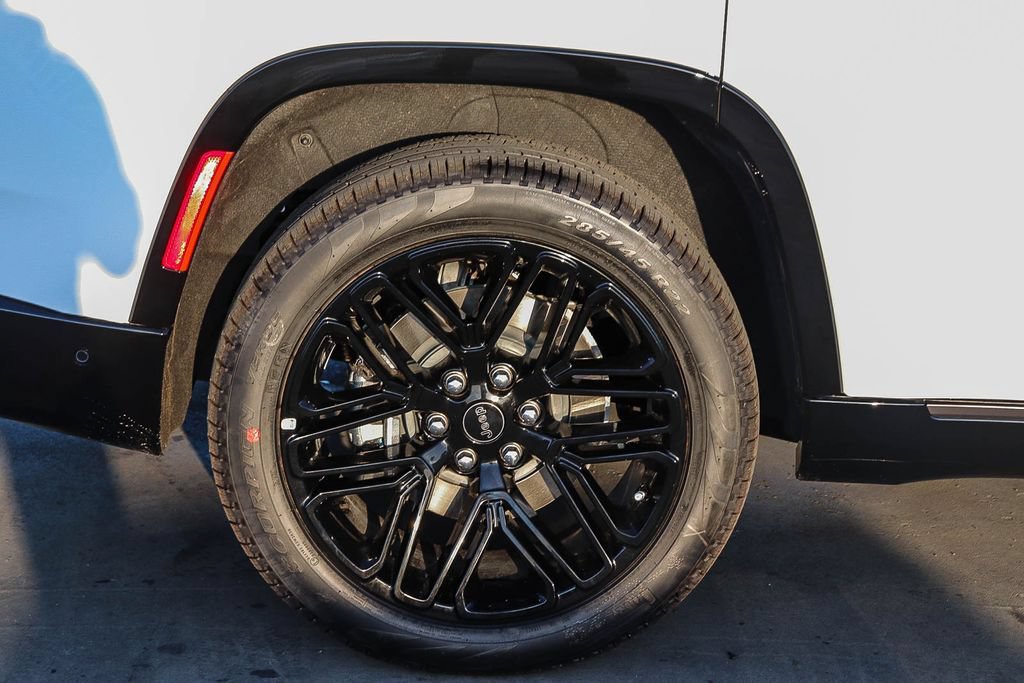 New 2026 Jeep Grand Wagoneer Limited AWD/4WD image 12