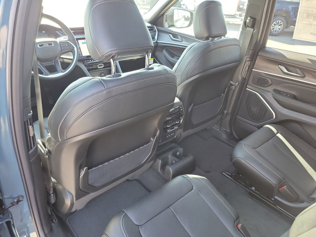 New 2026 Jeep Grand Cherokee L Limited image 17