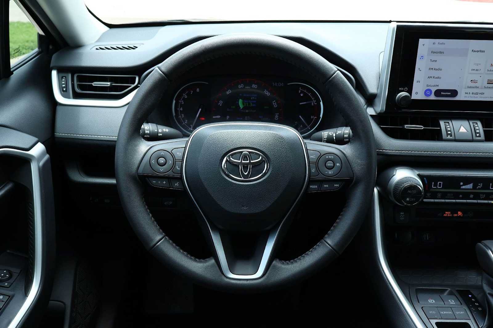 Used 2023 Toyota RAV4 XLE Premium FWD image 15