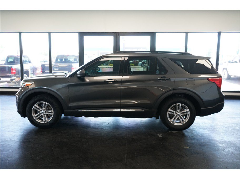 Used 2020 Ford Explorer XLT w/ Equipment Group 202A AWD/4WD image 4