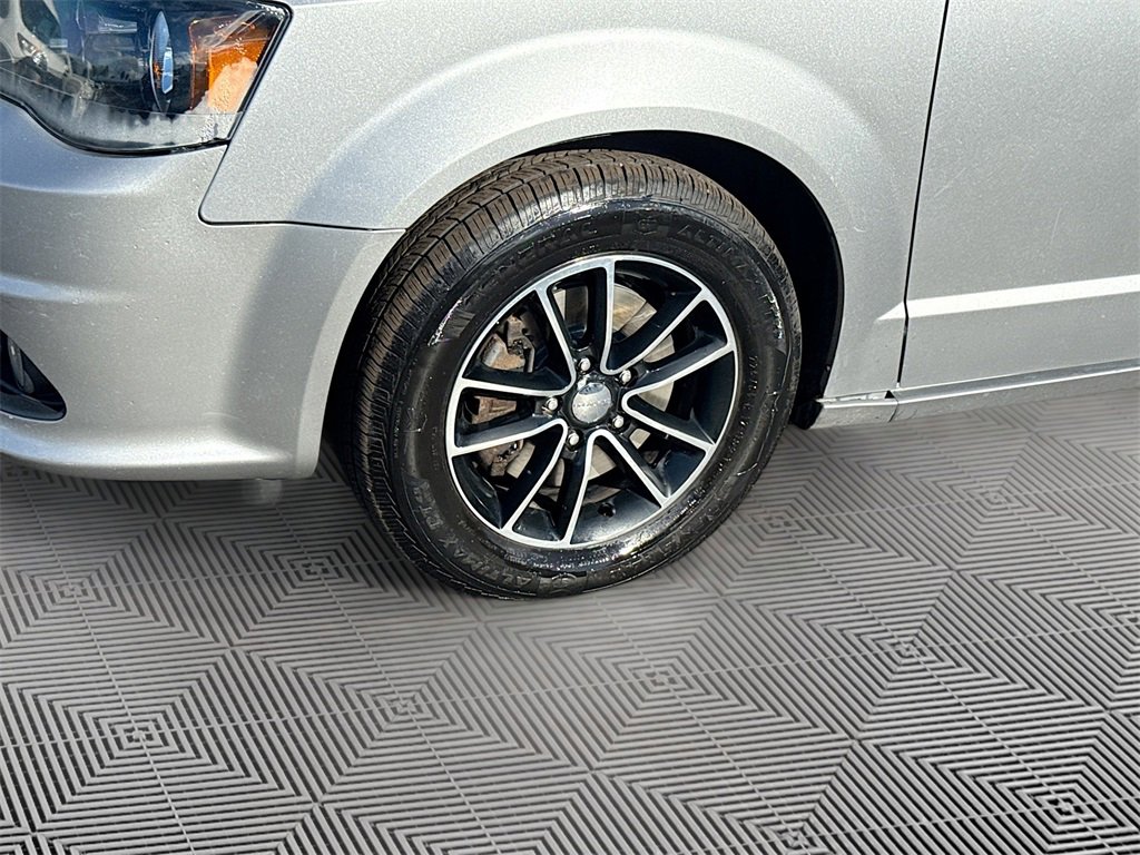 Used 2019 Dodge Grand Caravan GT image 34