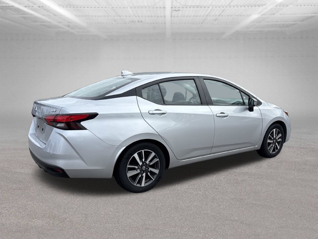 Used 2021 Nissan Versa SV FWD image 3