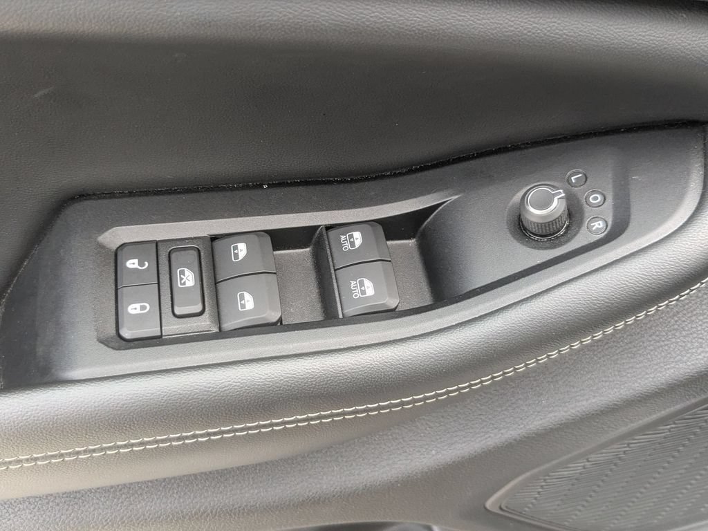 Certified 2023 Jeep Grand Cherokee L Laredo AWD/4WD image 15