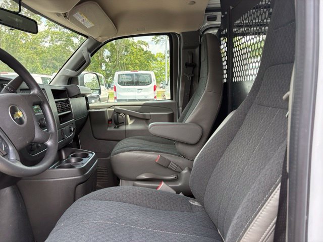 Used 2025 Chevrolet Express 2500 w/ Driver Convenience Package RWD image 28