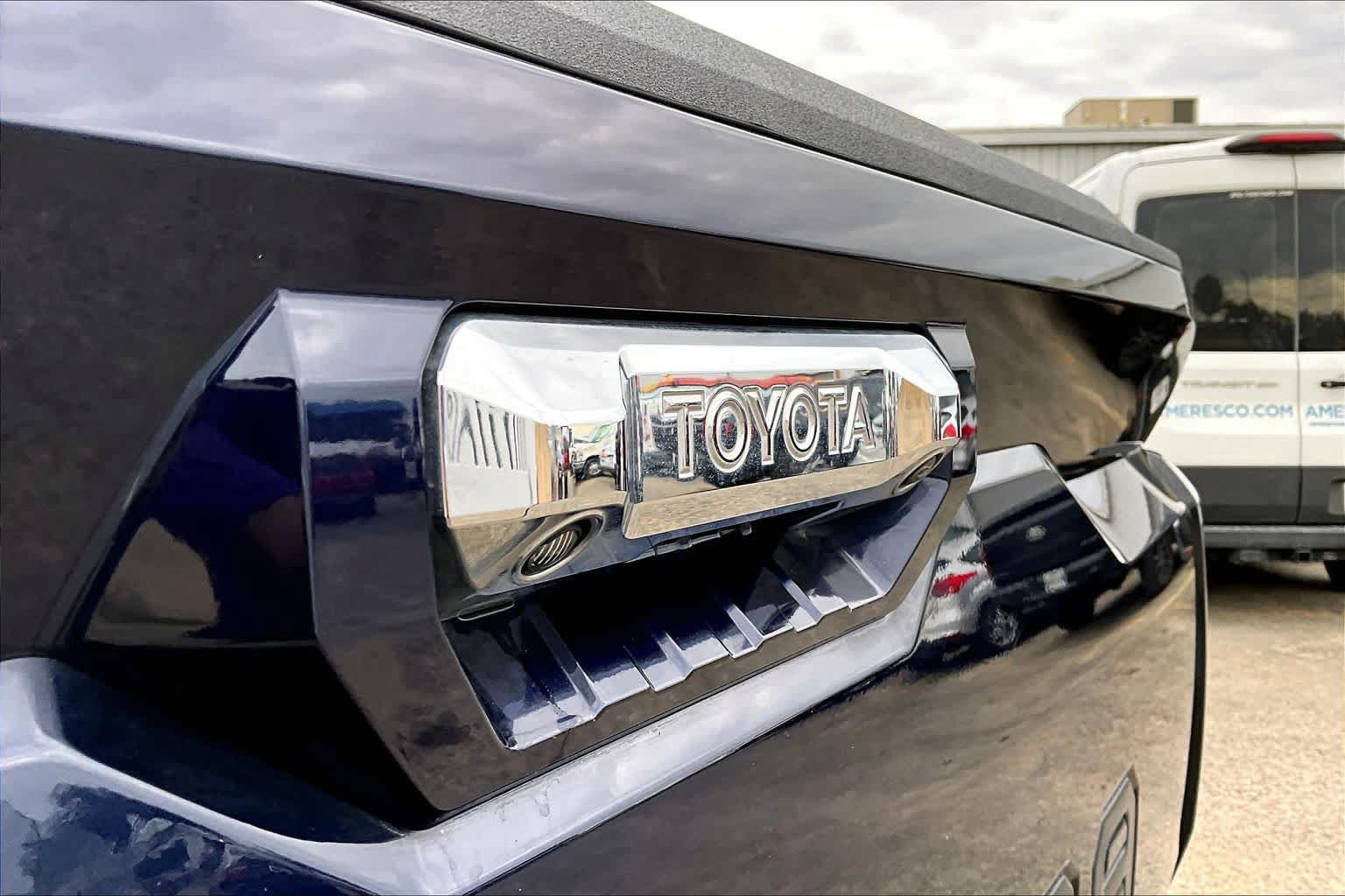 Used 2024 Toyota Tundra Limited AWD/4WD image 30