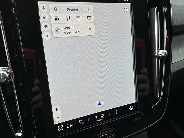 Certified 2025 Volvo XC40 B5 Core image 25