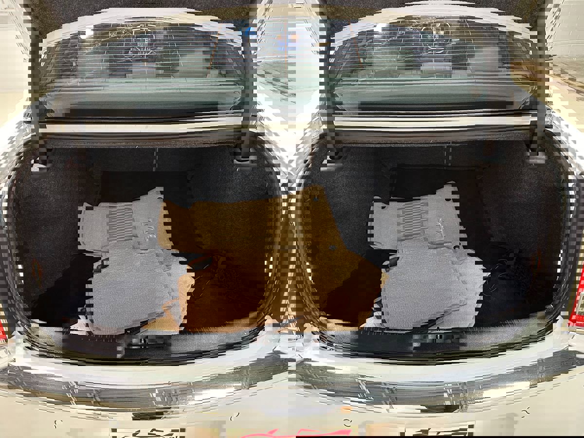 Used 2013 Chrysler 300 C w/ Light Group image 8