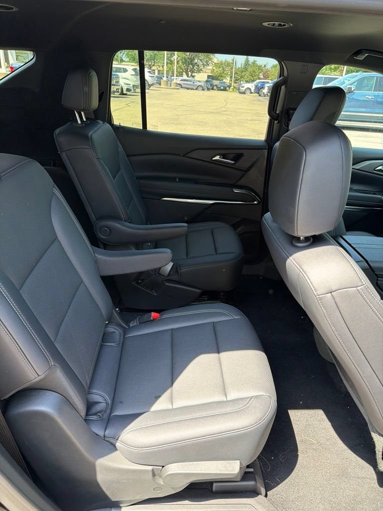 Used 2026 Chevrolet Traverse LT AWD/4WD image 25