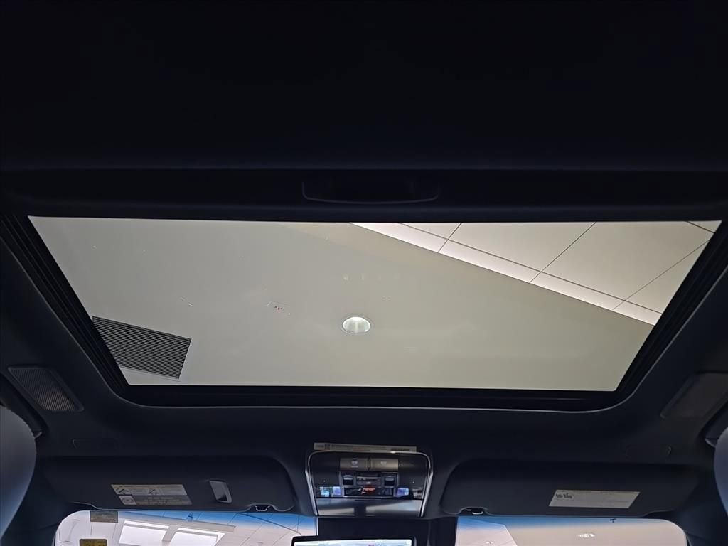 New 2025 Lexus LX 700h Luxury image 32