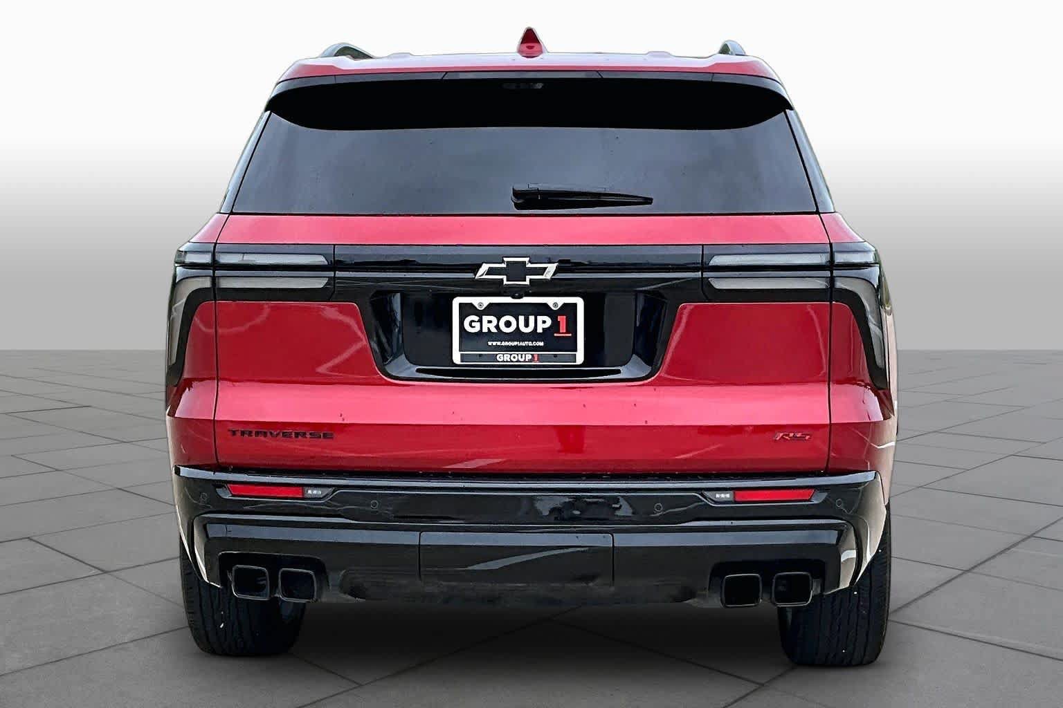 Used 2024 Chevrolet Traverse RS FWD image 5
