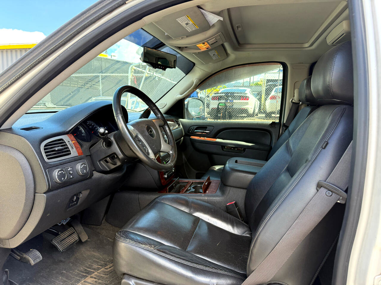 Used 2012 Chevrolet Suburban LTZ image 5