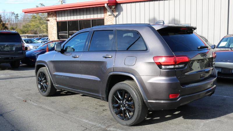 Used 2018 Jeep Grand Cherokee Altitude image 6