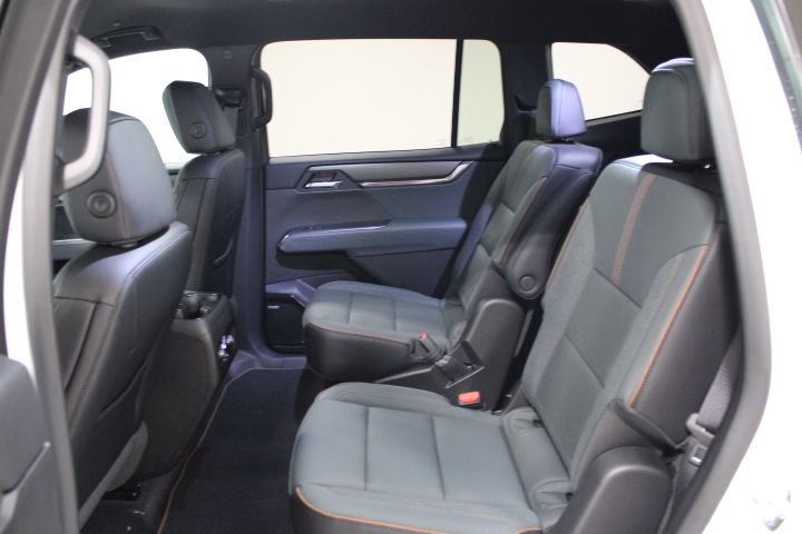 New 2025 GMC Acadia AT4 w/ Super Cruise Package image 23