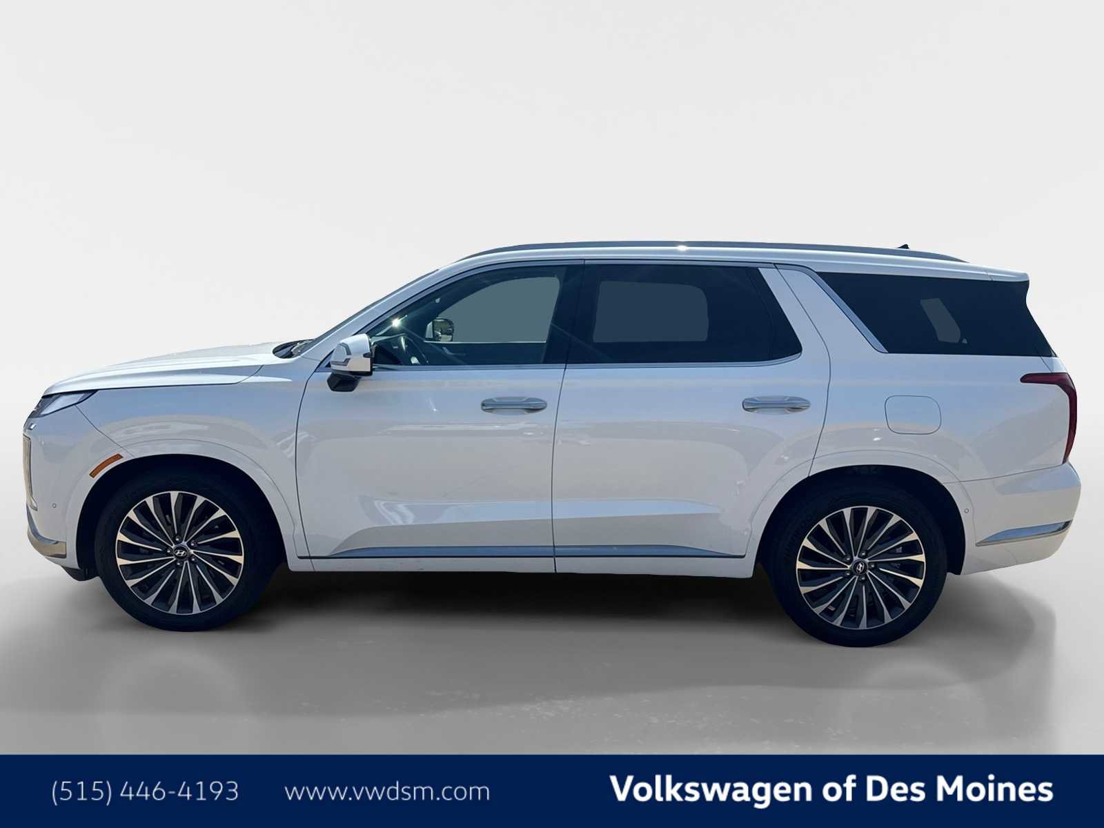 Used 2024 Hyundai Palisade Calligraphy image 3
