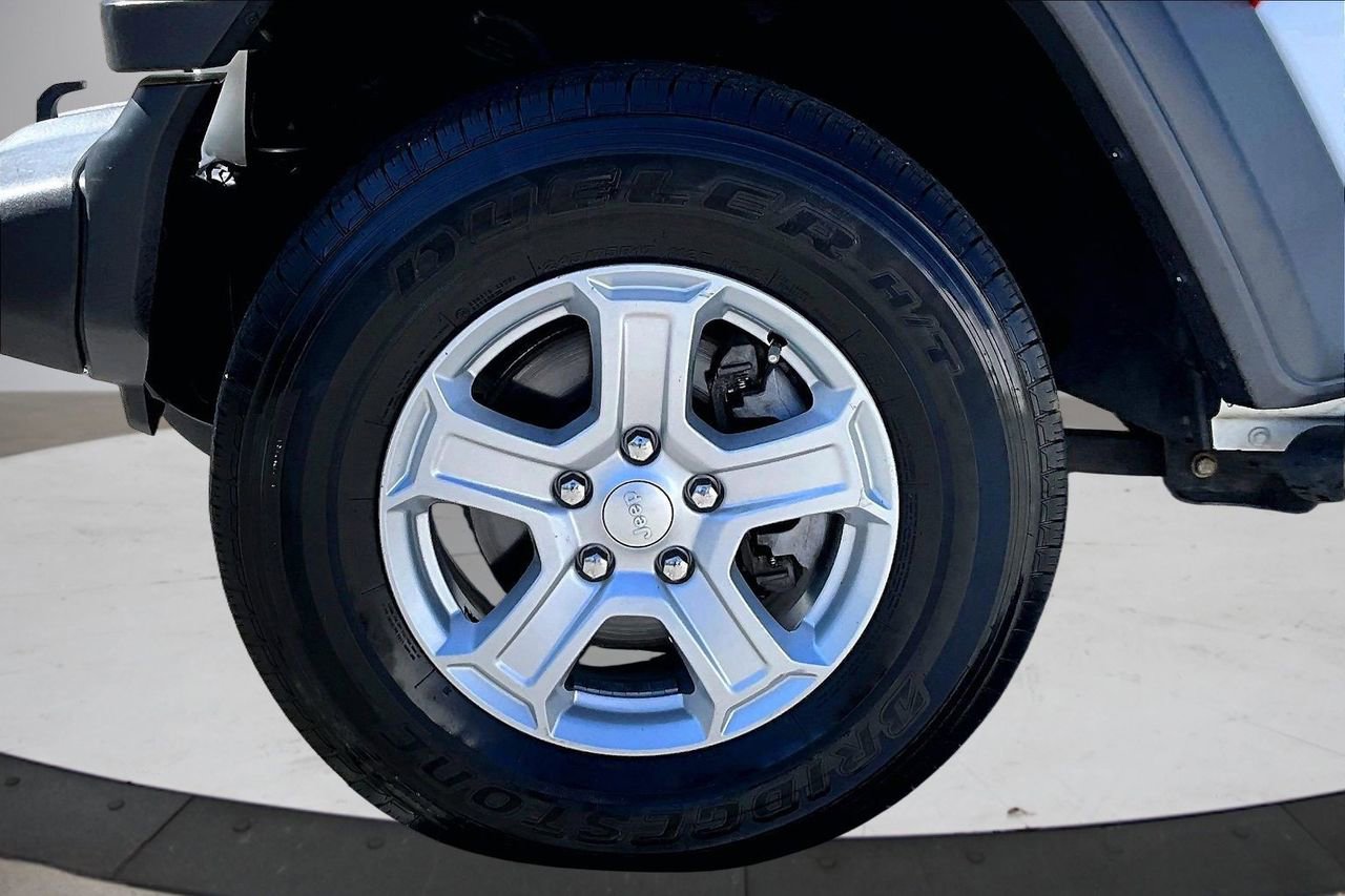 Certified 2018 Jeep Wrangler Unlimited Sport S image 29