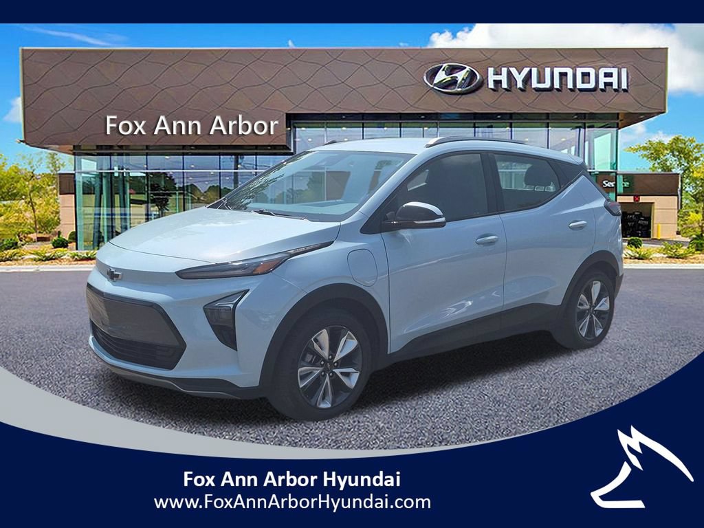 Used 2022 Chevrolet Bolt EUV LT w/ Convenience Package FWD image 1