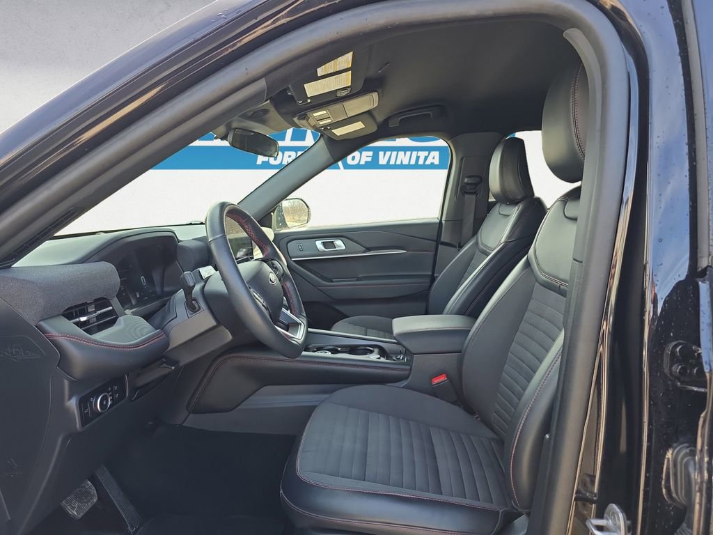 Used 2025 Ford Explorer ST-Line image 9