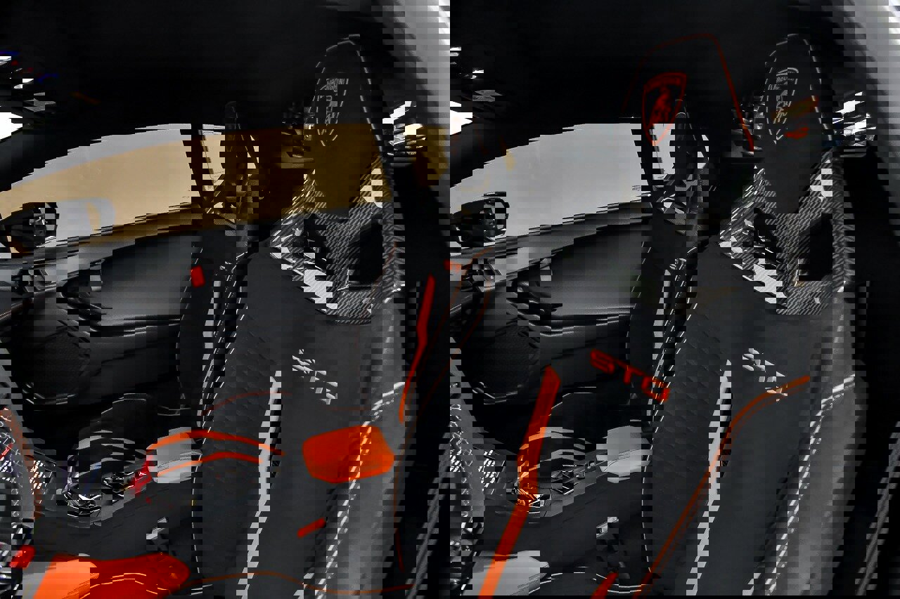 Used 2021 Lamborghini Huracan STO image 25