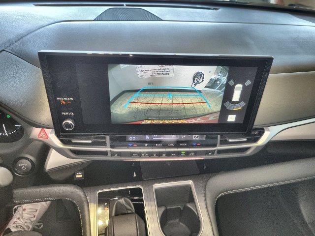 New 2026 Toyota Sienna XLE AWD/4WD image 17