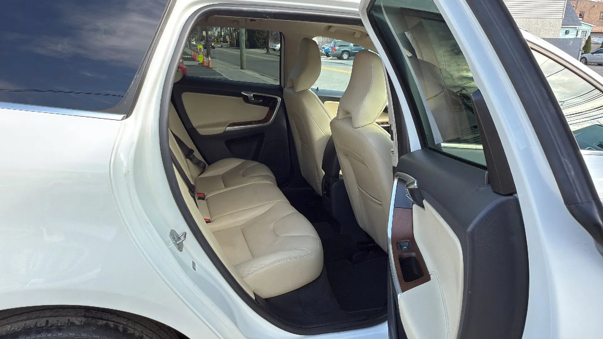Used 2017 Volvo XC60 T6 Inscription w/ Preferred Option Package AWD/4WD image 25