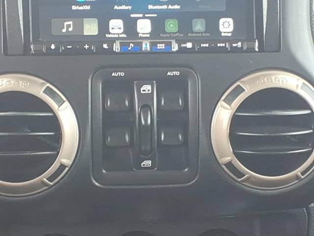 Used 2016 Jeep Wrangler Unlimited Sahara AWD/4WD image 16