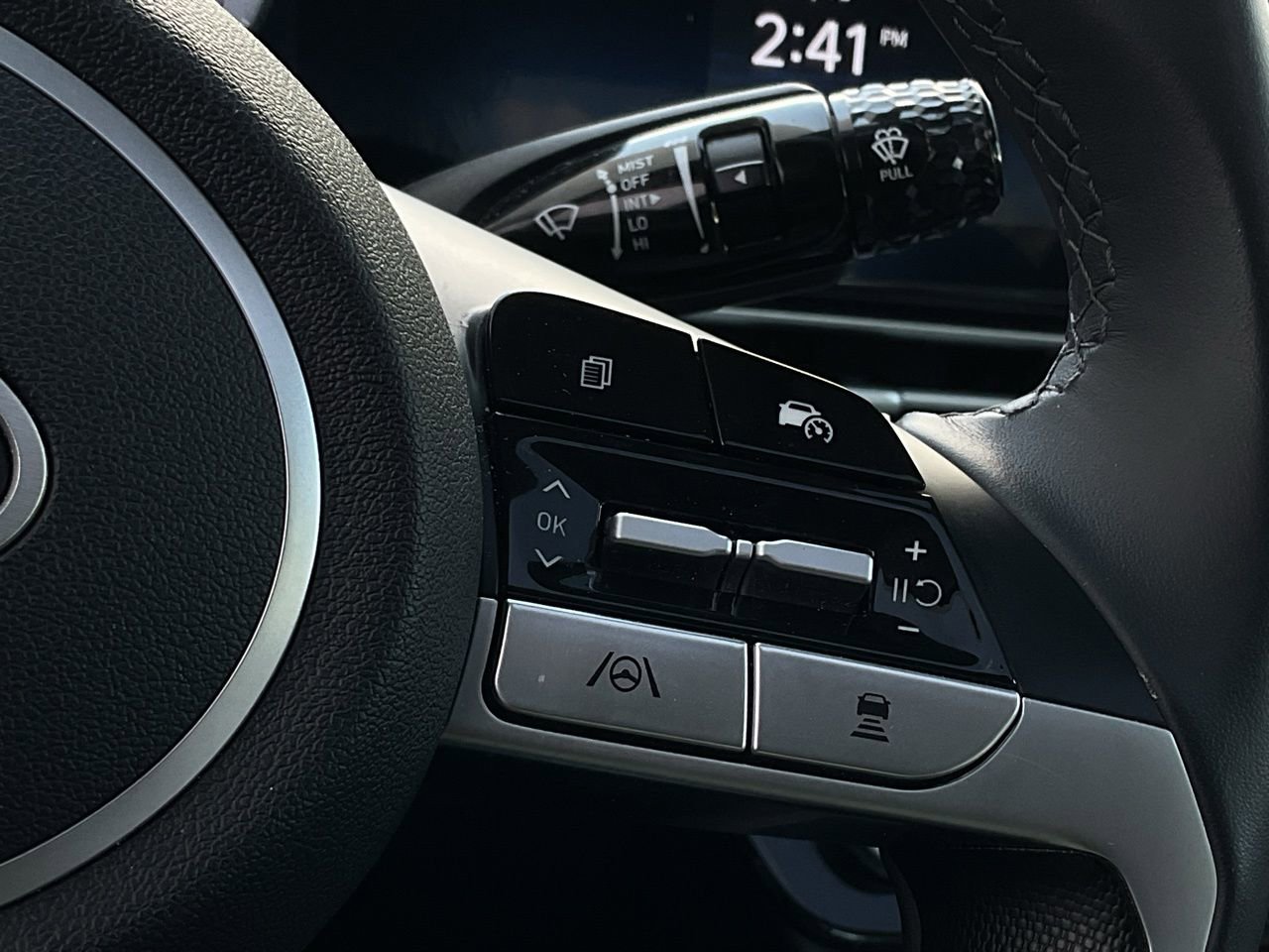 Used 2025 Hyundai Elantra Limited image 25