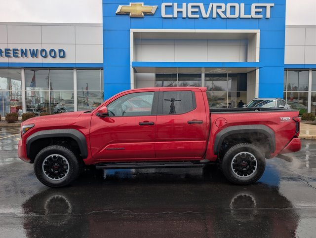 Used 2024 Toyota Tacoma TRD Off-Road image 2