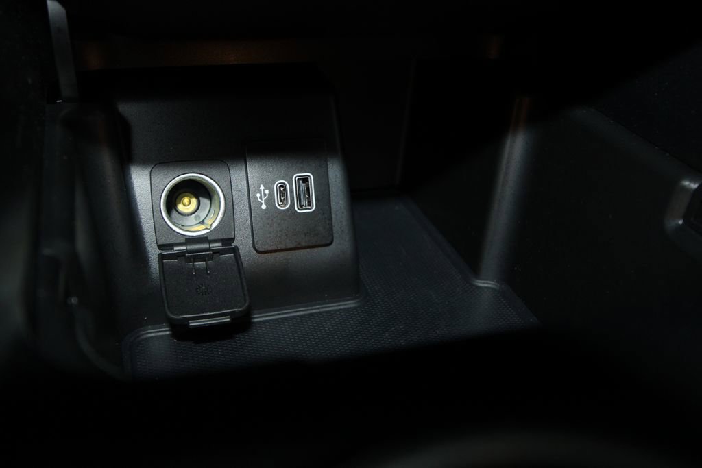 Used 2025 Ford Explorer Active w/ Active Comfort Package image 17