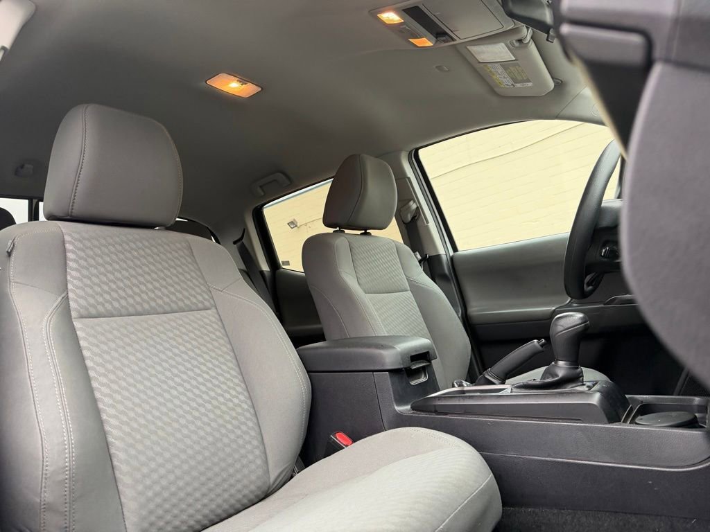 Used 2020 Toyota Tacoma SR AWD/4WD image 10