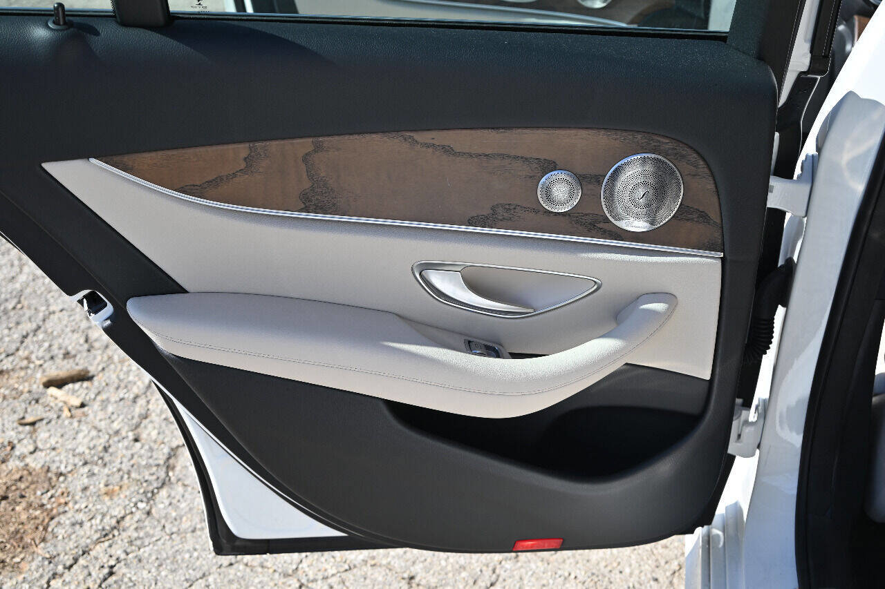 Used 2017 Mercedes-Benz E 300 image 16