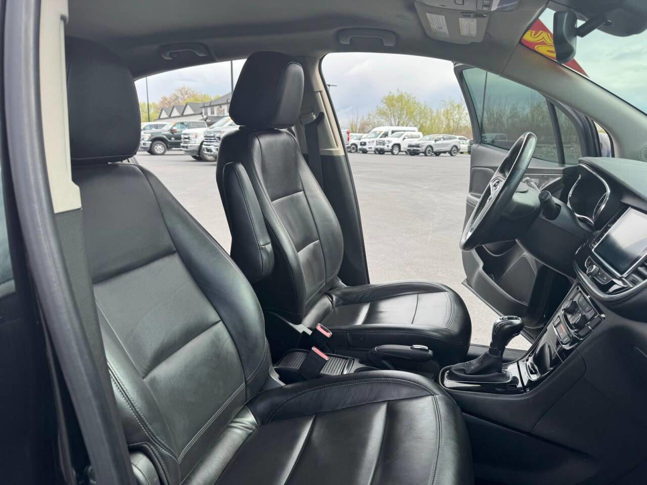 Used 2020 Buick Encore Essence AWD/4WD image 34