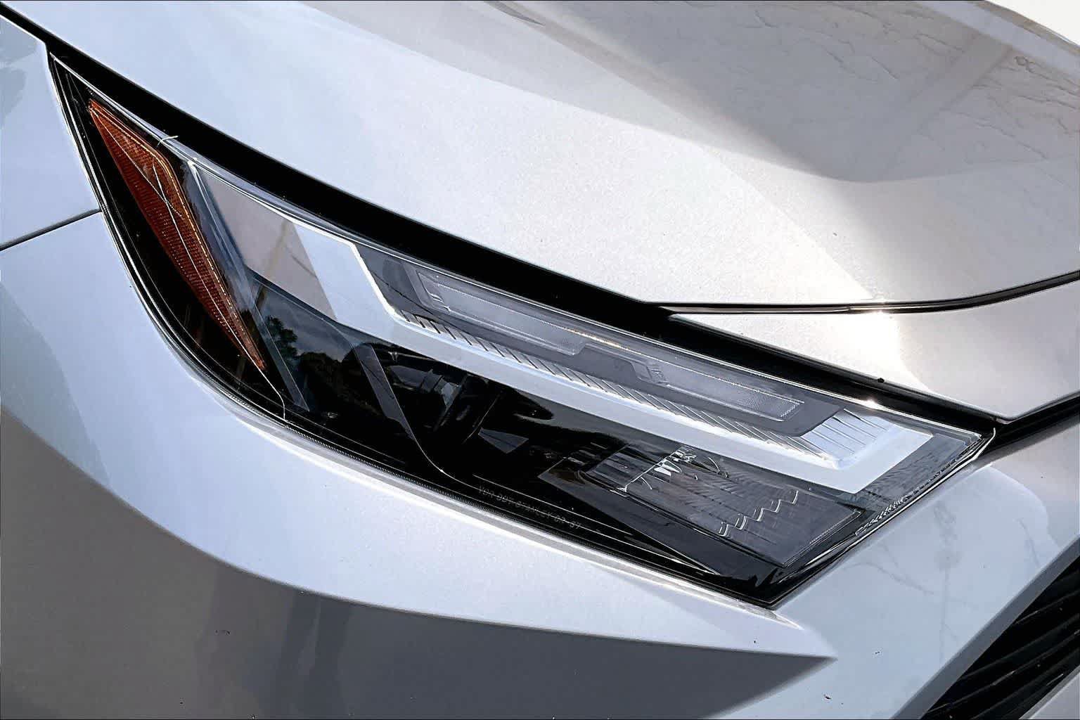 Certified 2025 Toyota RAV4 LE AWD/4WD image 28