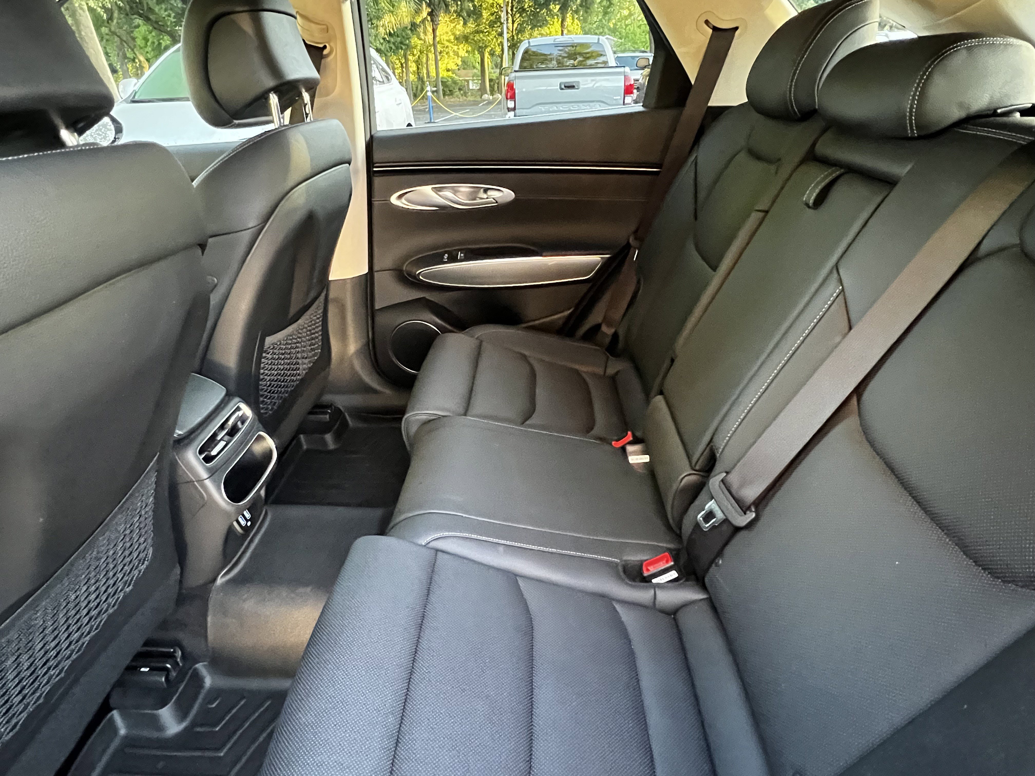 Used 2023 Genesis GV70 2.5T w/ Select Package AWD/4WD image 34