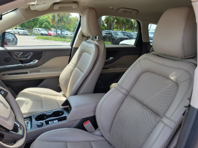 Certified 2024 Lincoln Corsair Reserve FWD image 11