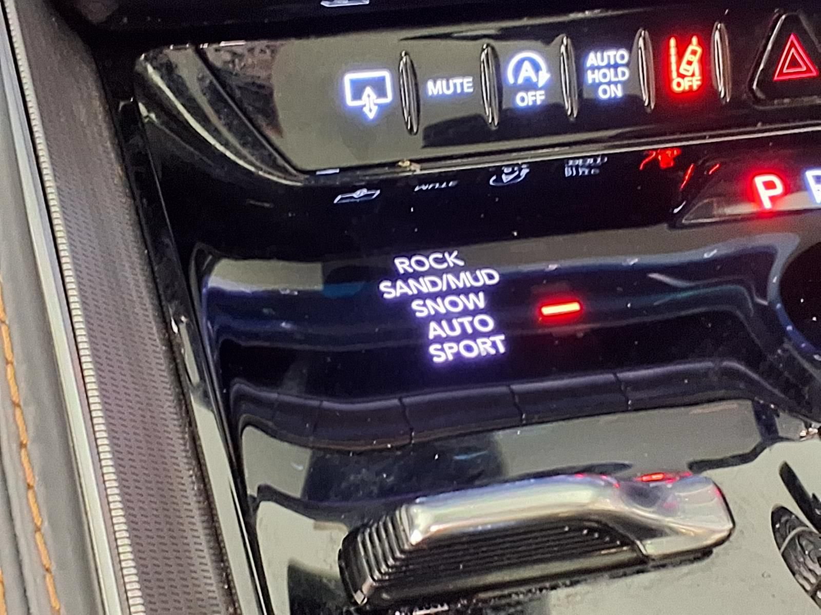Used 2023 Jeep Grand Wagoneer L Series III w/ Rear Seat Video Group 1 AWD/4WD image 31