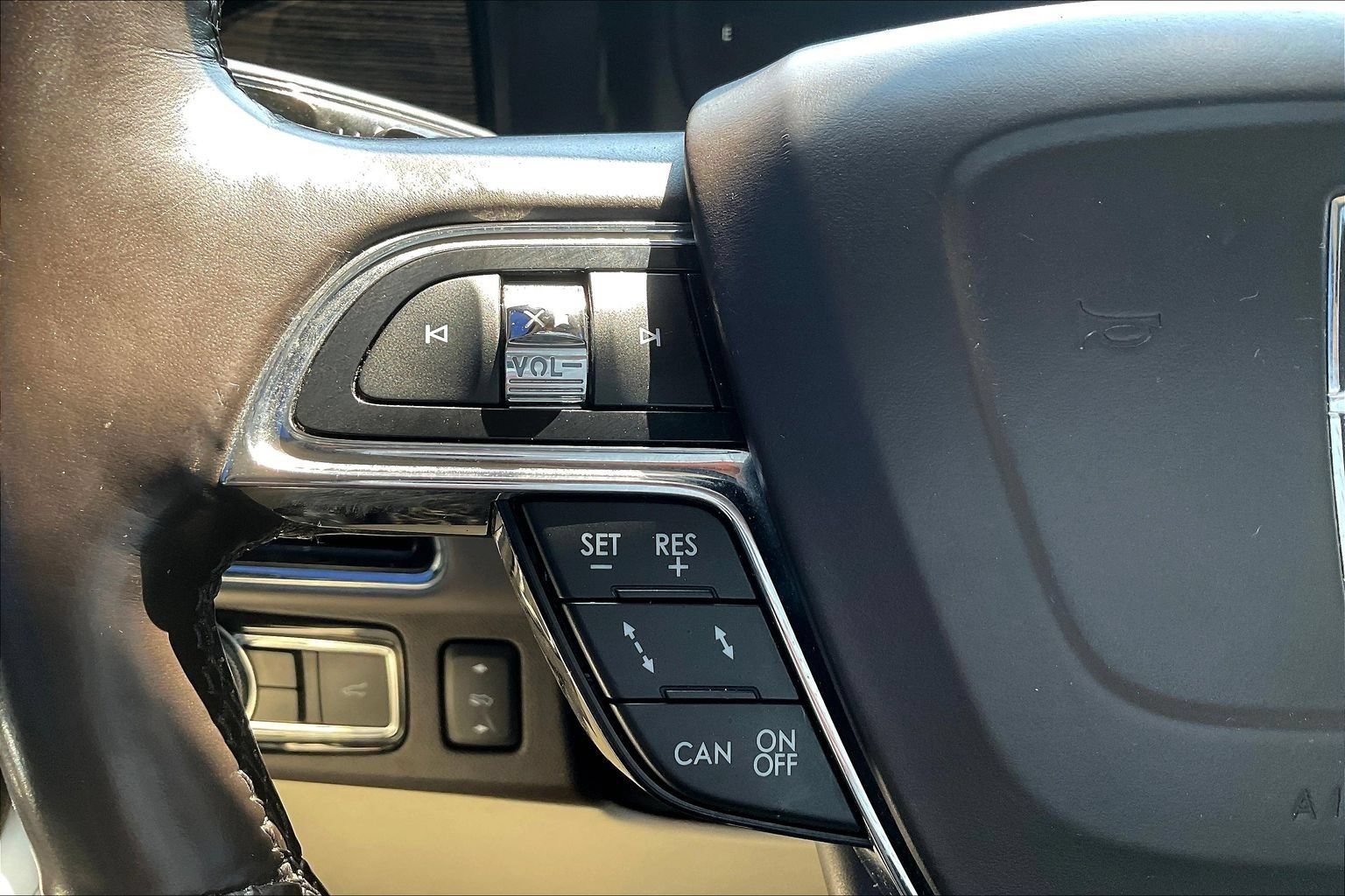 Used 2020 Lincoln Navigator Black Label w/ Cargo Convenience Package AWD/4WD image 11