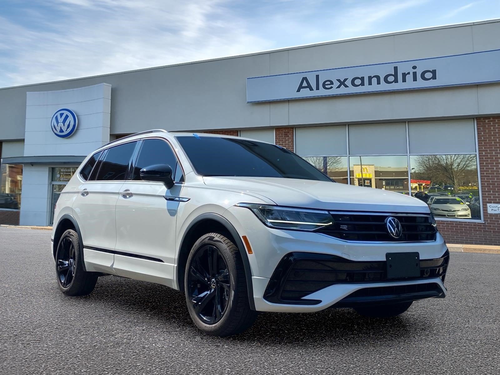 Certified 2024 Volkswagen Tiguan SE R-Line