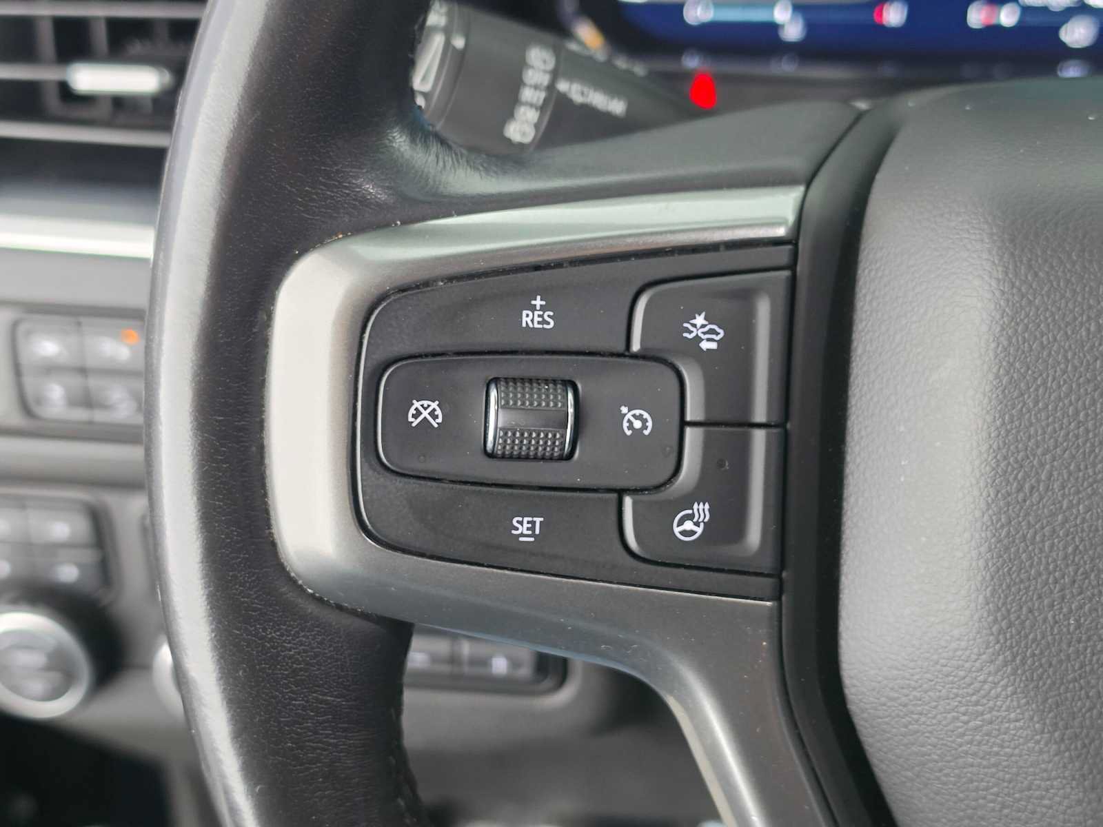 Used 2022 Chevrolet Tahoe Z71 w/ Z71 Off-Road Package AWD/4WD image 32