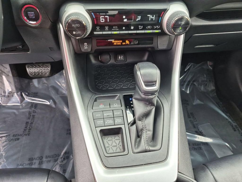 Used 2019 Toyota RAV4 XLE Premium w/ Carpet Mat Package image 22