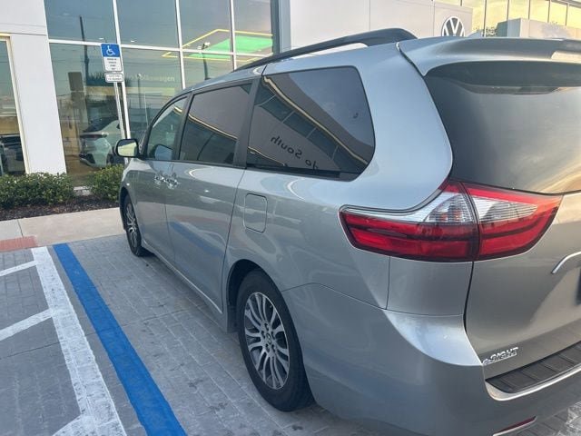 Used 2020 Toyota Sienna XLE FWD image 6