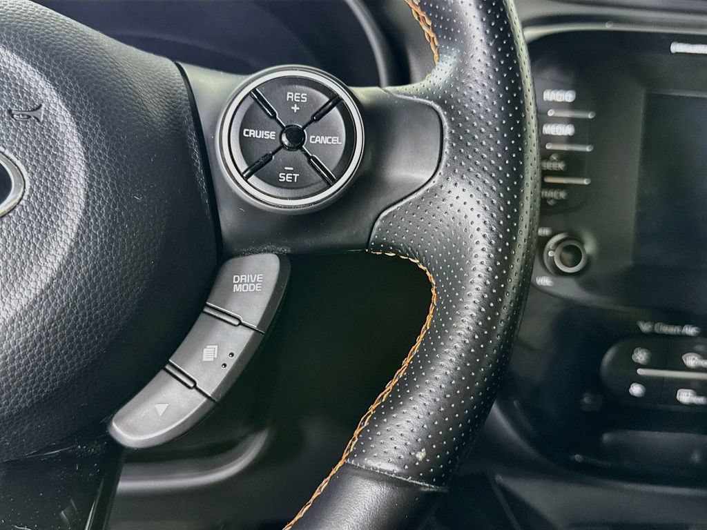 Used 2019 Kia Soul ! FWD image 20