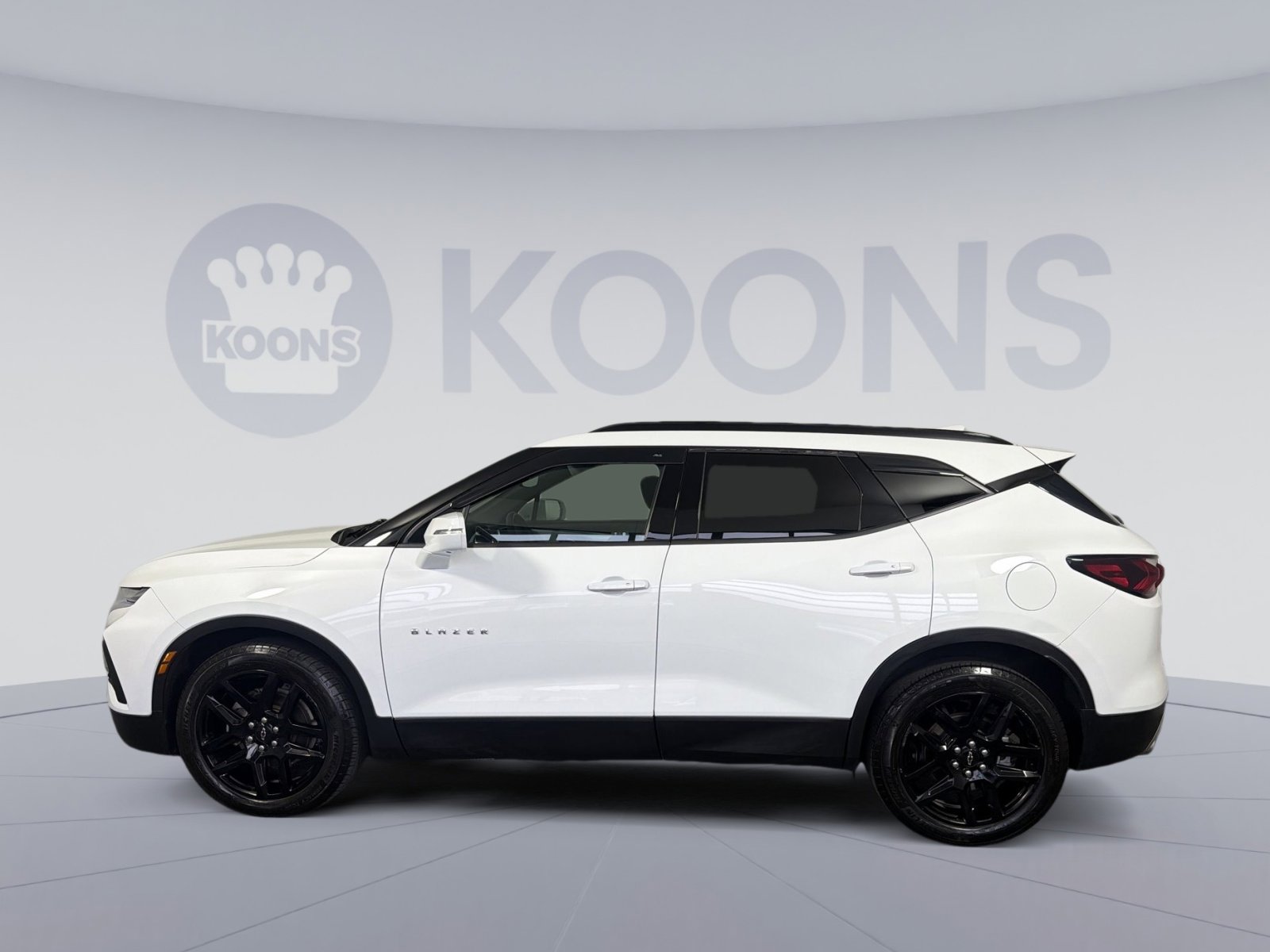 Used 2019 Chevrolet Blazer LT w/ Sun and Wheels Package image 2