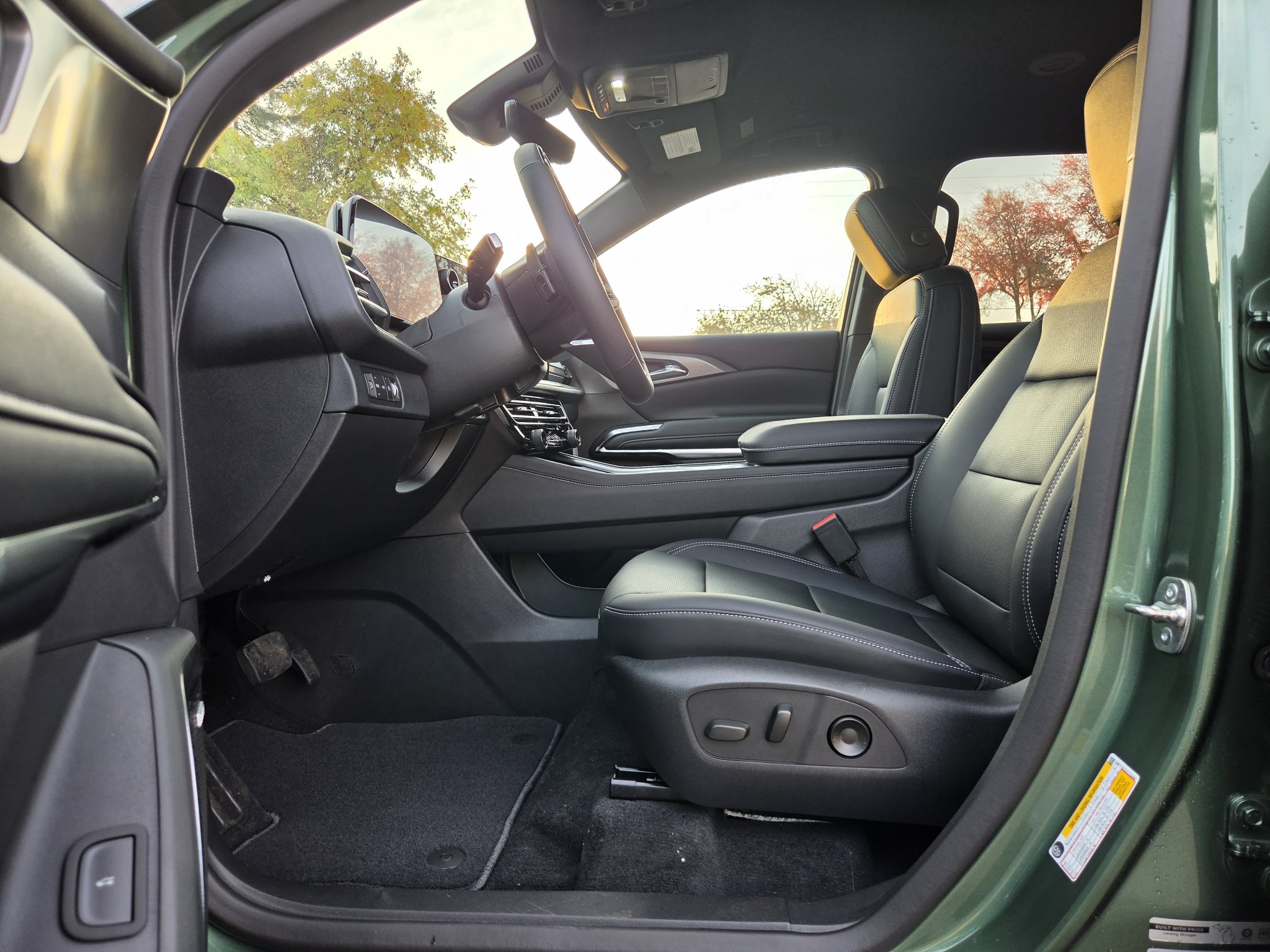 New 2027 Chevrolet Traverse LT w/ Enhanced Driving Package AWD/4WD image 18