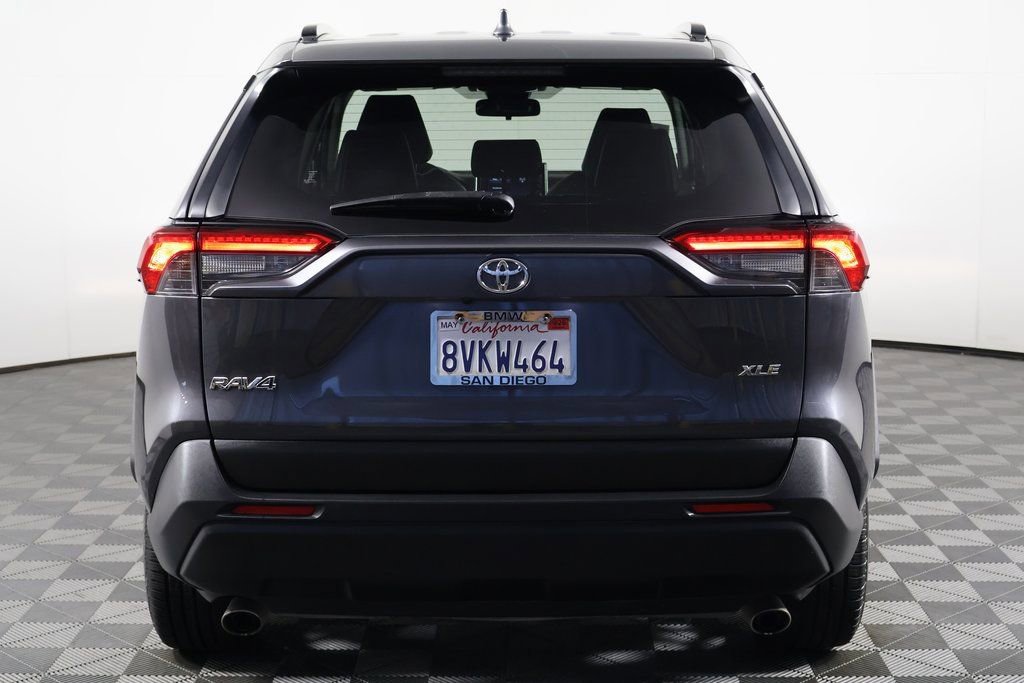 Used 2021 Toyota RAV4 XLE Premium FWD image 5